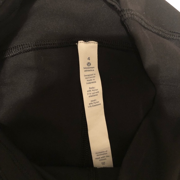 Black cropped Lulu leggings!! - Picture 3 of 5